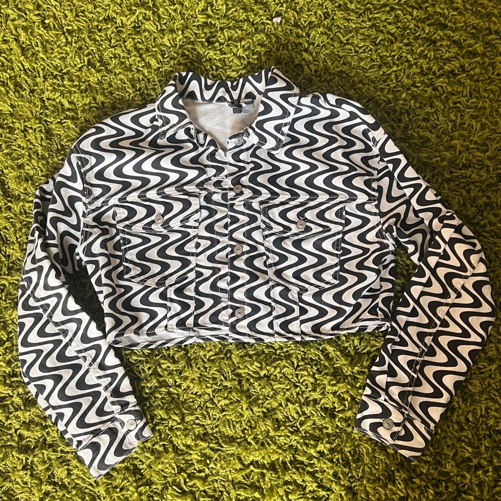 H&M Cropped Patterned Zig-Zag Denim Jacket - image 7